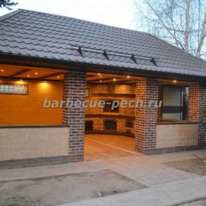 Беседка с угловым комплексом барбекю из кирпича